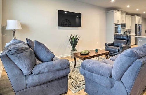 Ashburn House | Ashburn Vacation Rental w/ Private Rooftop!