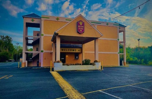 Ashland Apartment | Ashland, VA|Full Bed|Smoking