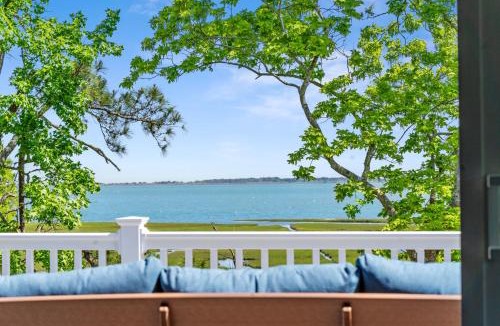 Berlin House | Assateague Holiday House 4BR luxury home with Assateague views and only 5 min drive to the island!