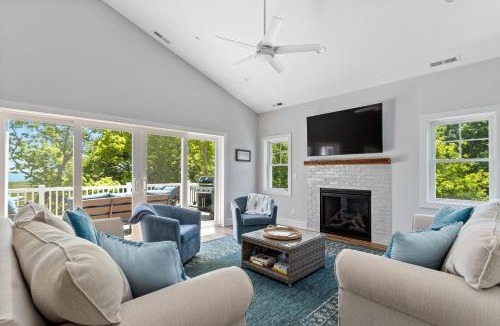Berlin House | Assateague Holiday House 4BR luxury home with Assateague views and only 5 min drive to the island!