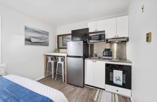 Chincoteague Condo | Assateague Inn 100 by Seaside Vacations & Sales