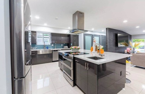 Golden Glades Villa | Athletic Villa | Football Field | Gym | Cinema