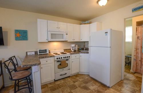 Seaside Heights Condo | AUGUST 8 TO 11 AVAILABLE . FAMILIES/COUPLES ONLY CUTE UNIT WITH POOL