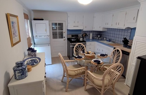 Ocean Grove Cottage | AUGUST 8th -15th 2026 Gorgeous Renovation-Walk to Beach, Asbury, Pets Welcome!