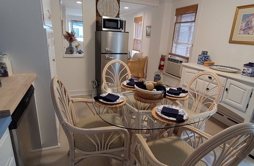 Ocean Grove Cottage | AUGUST 8th -15th 2026 Gorgeous Renovation-Walk to Beach, Asbury, Pets Welcome!