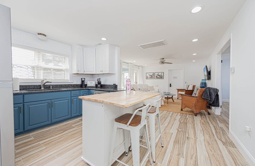 Edgewater Acres House | August Availability - Bayside, Pet Friendly!