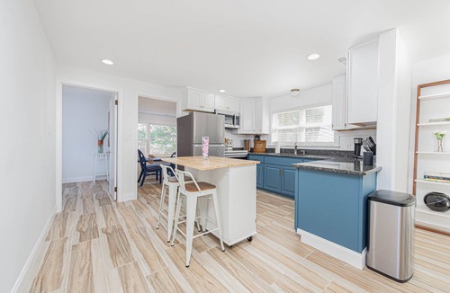 Edgewater Acres House | August Availability - Bayside, Pet Friendly!
