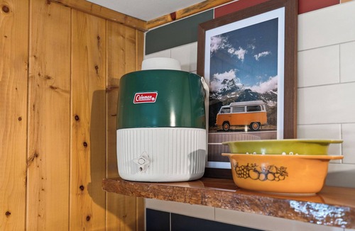 Martin City Cabin | Authentic Montana log cabin, 15 min to Glacier. Queen bed + queen sofa bed, full kitchen & covered porch. Real adventure, real comfort, no tent required.