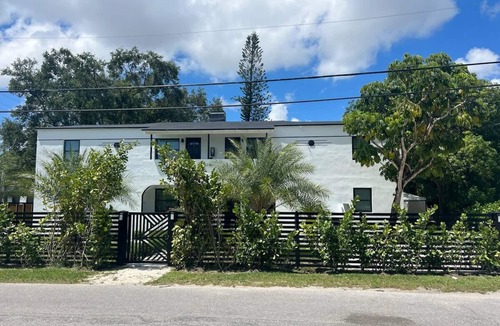 Little Haiti Apartment | Autumn At The Carrington- 2 Bedroom 1 Bathroom