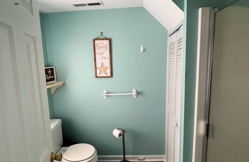 Chincoteague House | Ava's Beach Cottage -Single Family - Pet Friendly