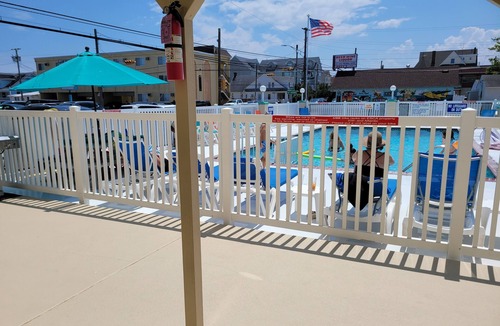 North Wildwood Apartment | Available Labor Day Weekend! n2 blocks from beach and attractions!
