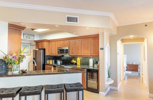 Aventura Apartment | Aventura Mediterranean Sanctuary: Breathtaking Bay View, Top Amenities & Central