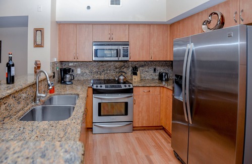 Aventura Condo | Aventura's Finest 2 BDR/2BTH Vacation Rental with Free WIFI & CABLE