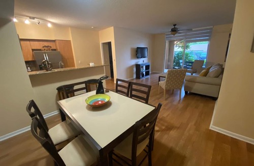 Aventura Condo | Aventura's Finest 2 BDR/2BTH Vacation Rental with Free WIFI & CABLE