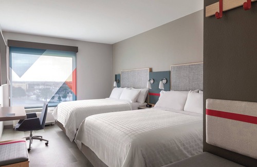 California Hotel | avid hotel California - Lexington Park by IHG