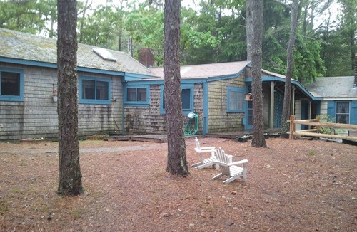East Harwich Cottage | Avoid crowds with private lakefront beach perfect for large groups!
