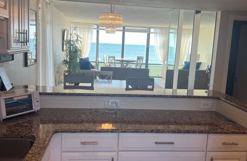Northeast Virginia Beach Condo | Awesome Condo - Oceanfront on Virginia Beach Boardwalk! Look no further!