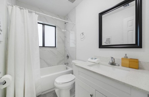 West Little River House | Awesome Duplex 3 Bedrooms 2 bathrooms