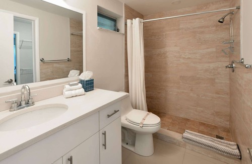 Downtown Fort Lauderdale Apartment | ✨Awesome New Designer One Bedroom Apartment at Fort Lauderdale