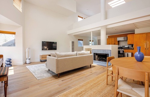 Venice Apartment | Azul Loft 5min walk to beach with parking