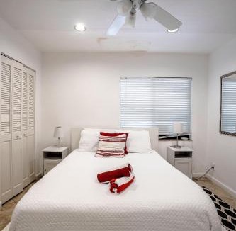 Hendricks and Venice Isles Apartment | B efficiency Off Las Olas on water free kayaks
