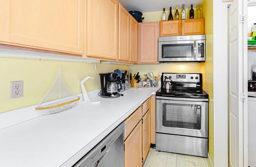 Bethany Beach House | Bahamas beach cottages home in great location with washer & dryer, WiFi