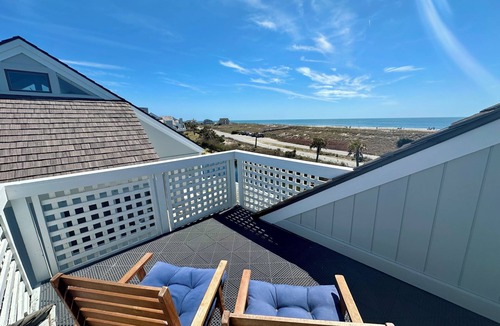 Bald Head Island Villa | Bald Head Island Oceanfront Coastal Retreat with BHI club access
