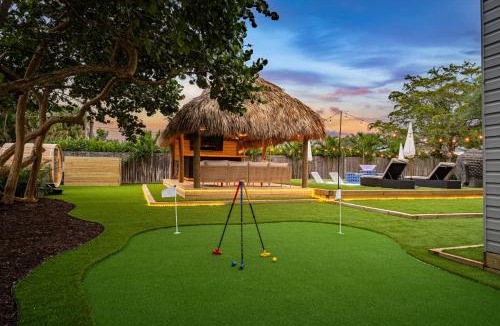Delray Beach Apartment | Bali Inspired home with Heated Pool, Sauna and Hot Tub! Close to Beach and Atlantic Ave
