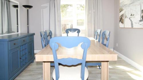 Town Bank House | Bay Beach Bungalow