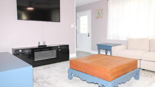 Town Bank House | Bay Beach Bungalow