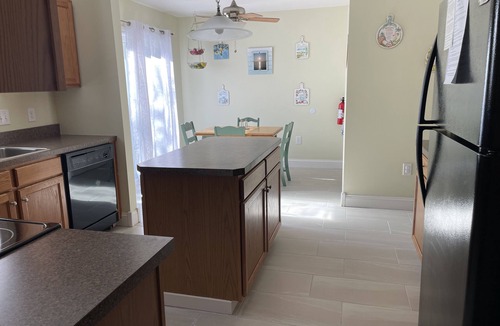 Town Bank House | Bay Block Retreat – Pet-Friendly Fun for Families, Couples & Girls’ Getaways