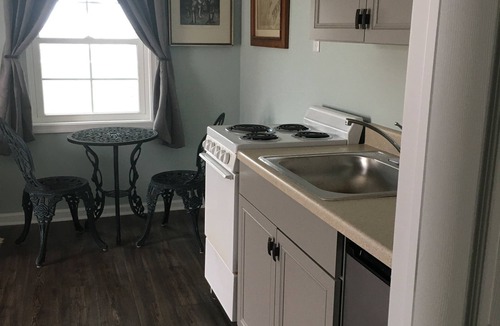 Town Bank Cottage | Bay Front Cottage in Historic Townbank