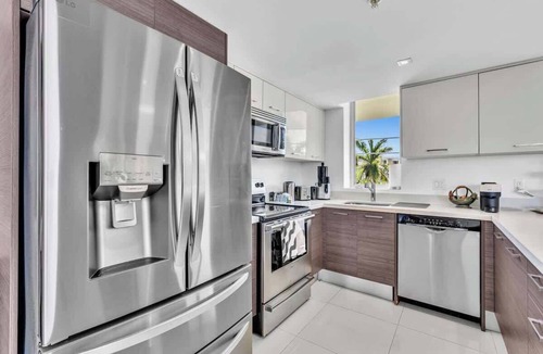 Bay Harbor Islands Apartment | Bay Harbor Waterfront 2BR Condo, Rooftop Pool