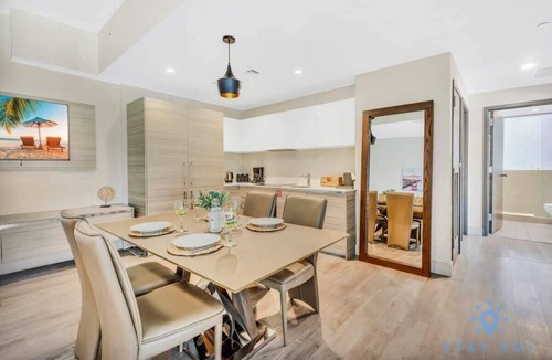 Hollywood Apartment | Bay View Balcony+ Rooftop Pool+ Near Beach