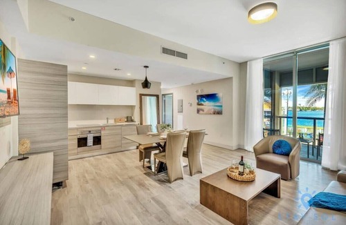 Hollywood Apartment | Bay View Balcony+ Rooftop Pool+ Near Beach