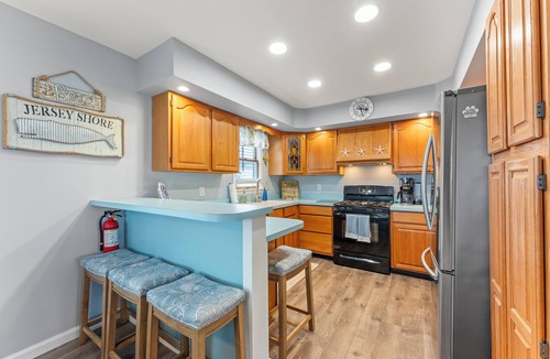 Shawcrest House | Bay View Escape at Shawcrest Marina - Sleeps 20