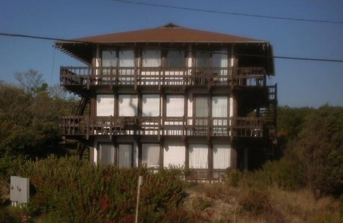 North Truro Apartment | BAY VIEWS, BEACH ACROSS STREET, GREAT DEAL!