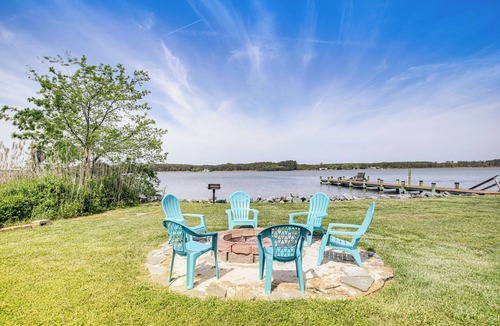 Madison House | Bay Views & Fire Pit: Taylor’s Island Retreat