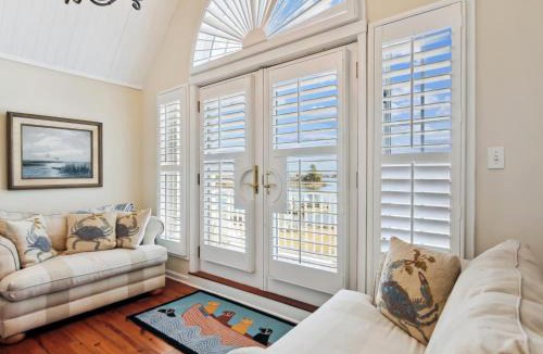 Cambridge House | Bayberry Cove