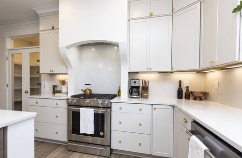Northeast Virginia Beach House | Bayberry House Luxury, Modern, Steps to the Beach