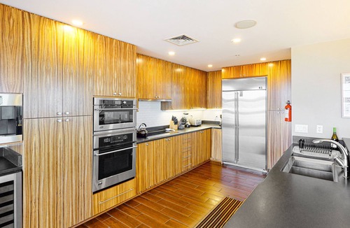 Sandbridge Condo | Bayfront, corner penthouse with great views, balconies, 3 pools & 2 gyms