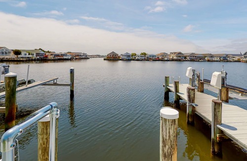 Montego Bay House | Bayfront home with dock, amazing view, pools & pickleball - dog-friendly