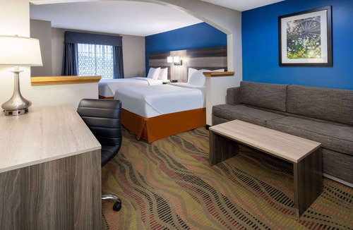 Budd Lake Hotel | Baymont by Wyndham Budd Lake