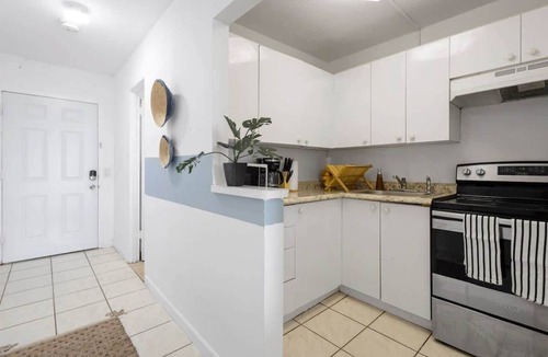 North Bay Village Apartment | Bayshore Bliss, Cozy with Water Views of Miami Bay
