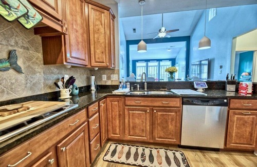 The Commons House | Bayside * 3 BR Luxury Townhome