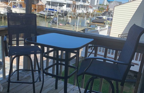 Little Salisbury Condo | Bayside Canal condo in Mid-Town Ocean City, MD Pets Welcome, No pet fee!