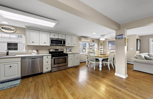 North Beach Haven Apartment | BAYSIDE FAMILY RENTAL! TWO UNITS IN ONE!