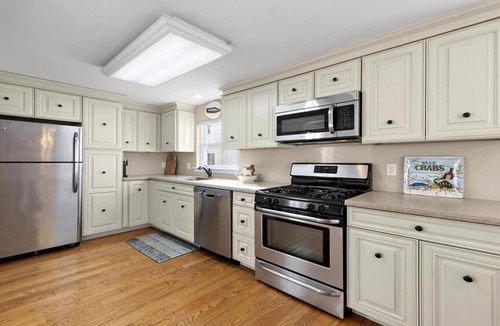 North Beach Haven Apartment | BAYSIDE FAMILY RENTAL! TWO UNITS IN ONE!