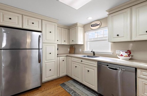 North Beach Haven Apartment | BAYSIDE FAMILY RENTAL! TWO UNITS IN ONE!