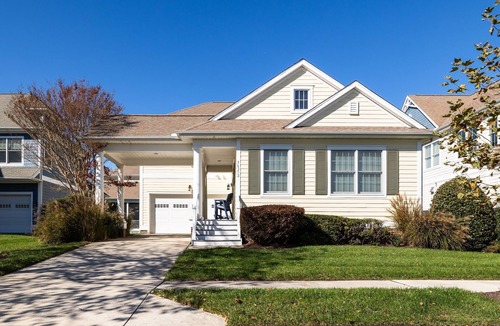 The Commons House | Bayside Home w/Pool, Golf & Beach Shuttle
